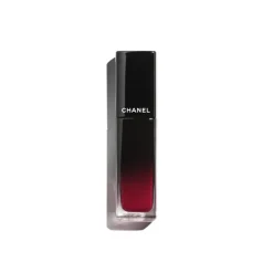 DER GLÄNZENDE FLUID-LIPPENSTIFT MIT LANGEM HALT