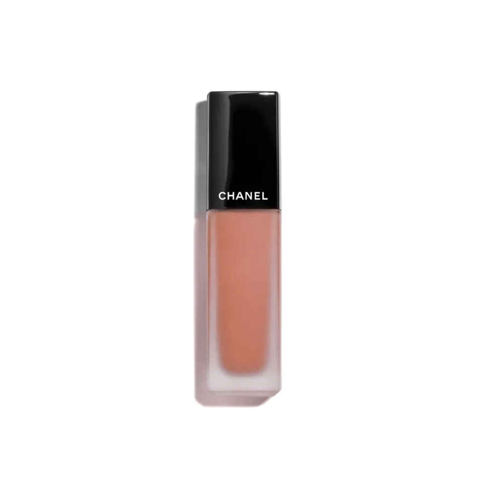 DER INTENSIVE MATTE FLUID-LIPPENSTIFT MIT ULTRA-LANGEM HALT