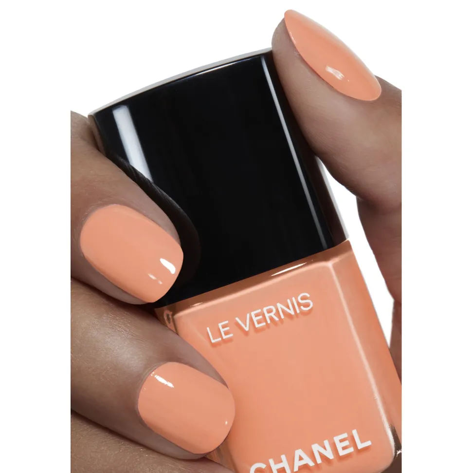 NAGELLACK – FARBE UND GLANZ MIT LANGEM HALT