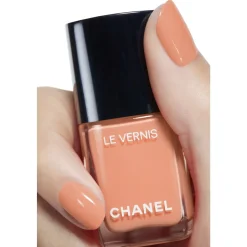 NAGELLACK – FARBE UND GLANZ MIT LANGEM HALT