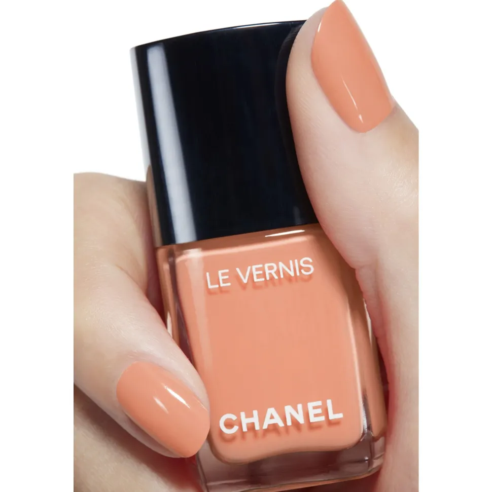 NAGELLACK – FARBE UND GLANZ MIT LANGEM HALT