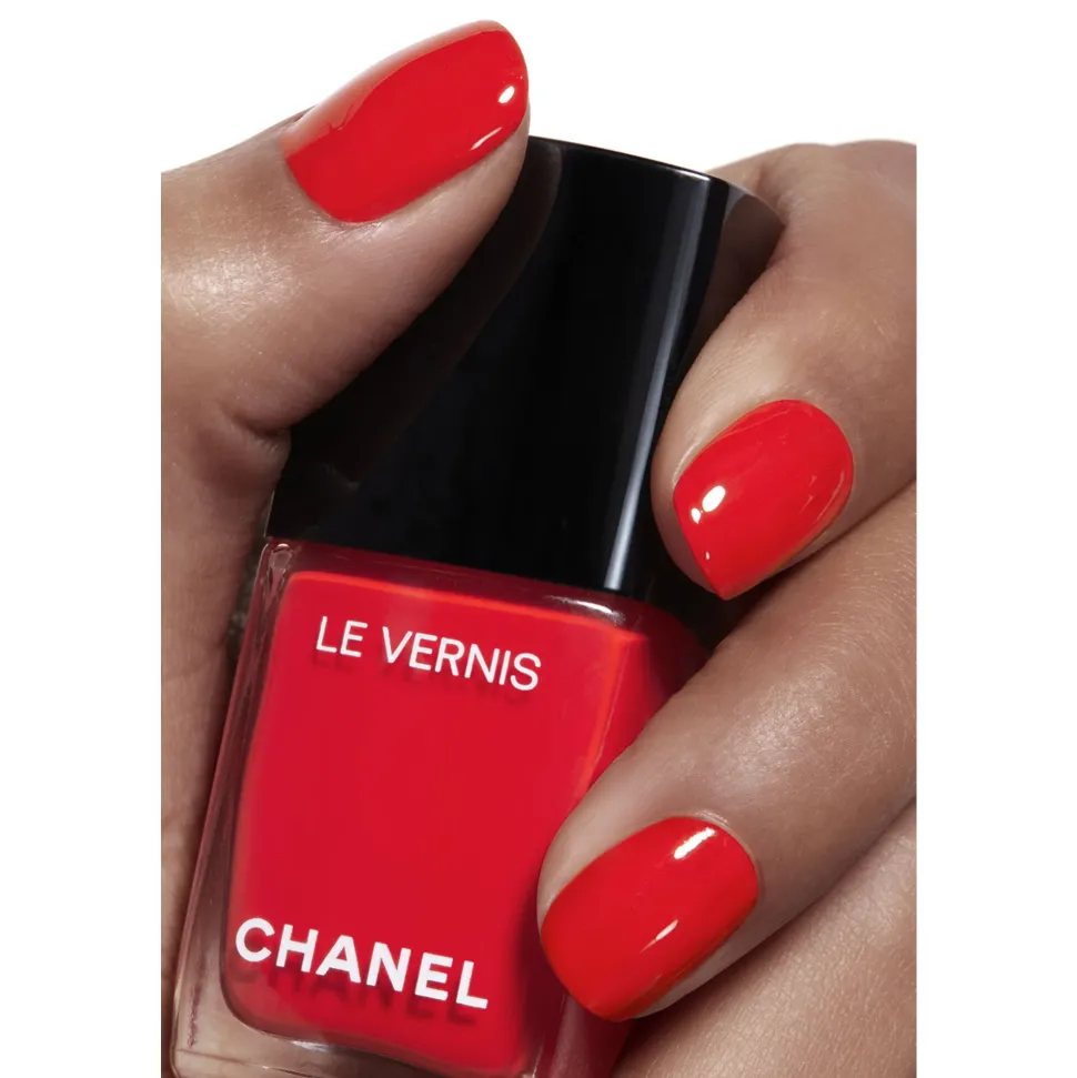 NAGELLACK – FARBE UND GLANZ MIT LANGEM HALT